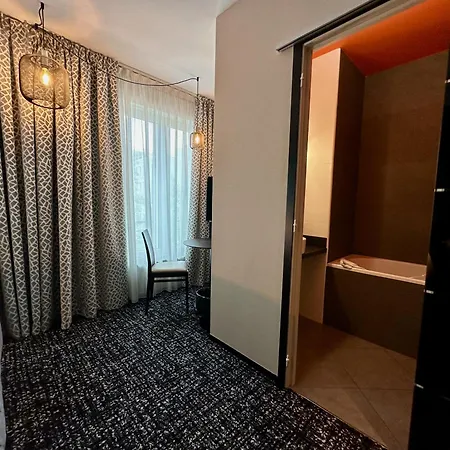 Hotel The Originals Boutique, De La Paix, 4*