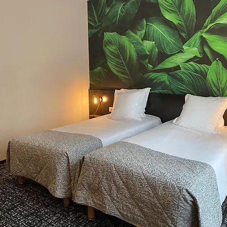 The Originals Boutique, De La Paix,