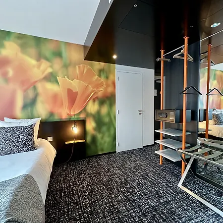 The Originals Boutique, De La Paix,