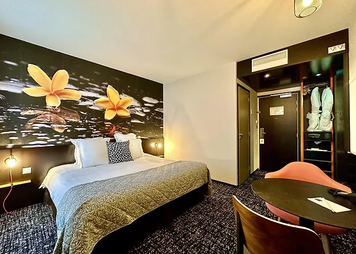 The Originals Boutique, De La Paix,