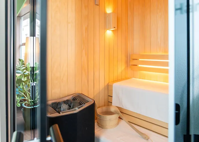 The Originals Boutique, De La Paix,