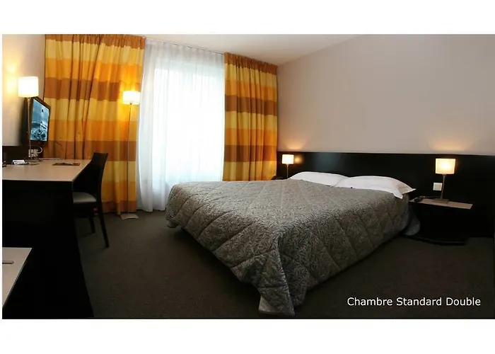 The Originals Boutique, De La Paix,