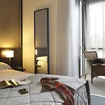 Hotel The Originals Boutique, De La Paix, 4*
