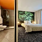 Готель The Originals Boutique, De La Paix, 4*