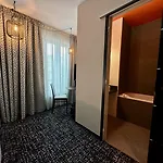 Hotel The Originals Boutique, De La Paix,
