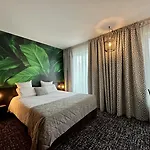 Готель The Originals Boutique, De La Paix, 4*