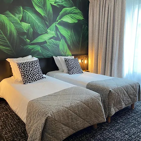 The Originals Boutique, De La Paix,