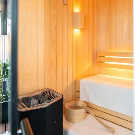 The Originals Boutique, De La Paix,