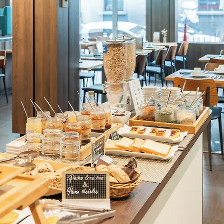 Hotel The Originals Boutique, De La Paix, 4*