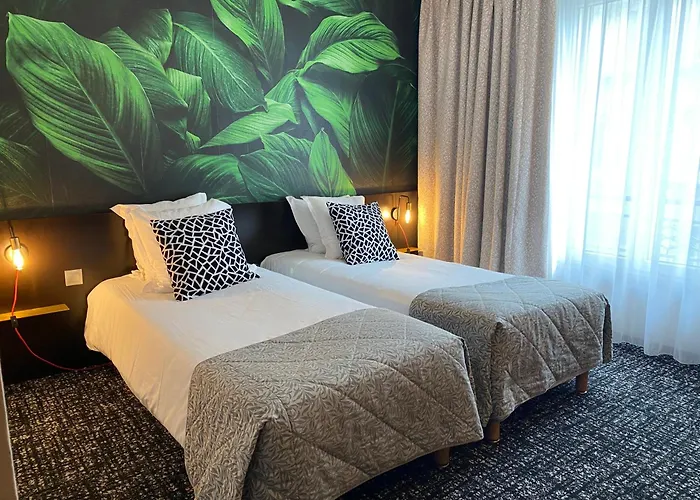 The Originals Boutique, De La Paix,